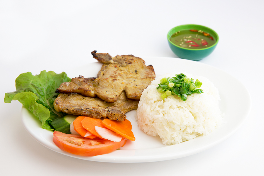 Grilled pork chop with steamed rice